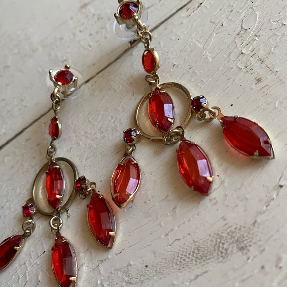 Jewelry - VTG red & gold chandelier earrings